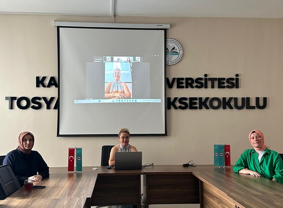 Yüksekokulumuzda Evde Hasta Bakımı Programı Akran Değerlendirme Toplantısı Gerçekleştirildi